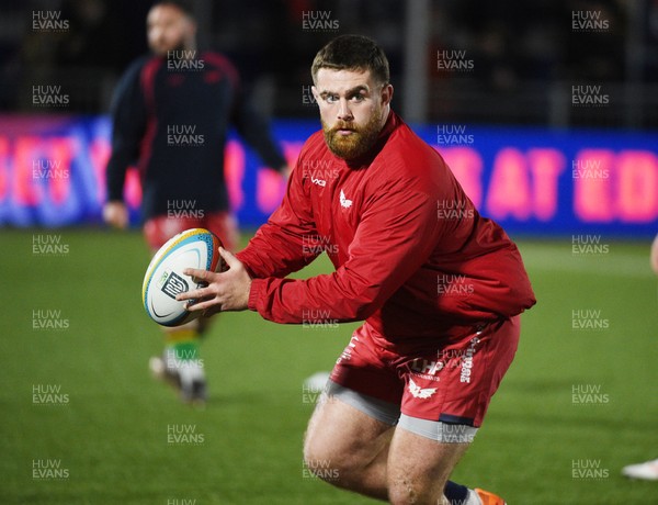 270226 - Edinburgh Rugby v Scarlets - United Rugby Championship - Scarlets players during the pre-match warm up