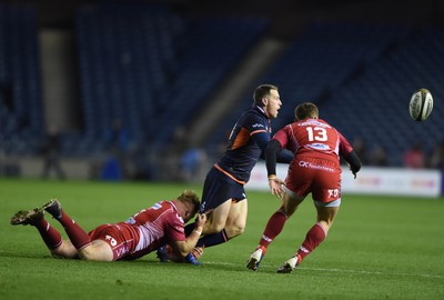 261019 - Edinburgh Rugby v Scarlets - Guinness PRO14 -  Samson Lee of Scarlets, Mark Bennett of Edinburgh and Steff Hughes of Scarlets