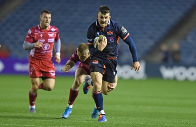 261019 - Edinburgh Rugby v Scarlets - Guinness PRO14 -  Matt Scott of Edinburgh  and Johnny McNicholl of Scarlets 