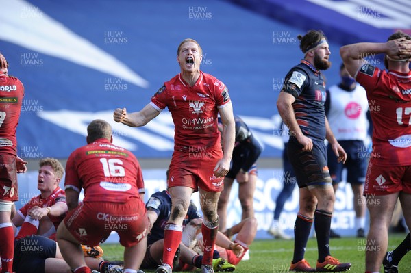 270221 - Edinburgh Rugby v Scarlets - Guinness PRO14 - Johnny McNicholl of Scarlets celebrates at the final whistle as the Welsh visitors secure a hard fought narrow victory of 25-27