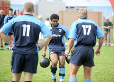 04.08.08 - Cardiff Blues Blues' Aled Brew takes part in a public training session at Eisteddfod 