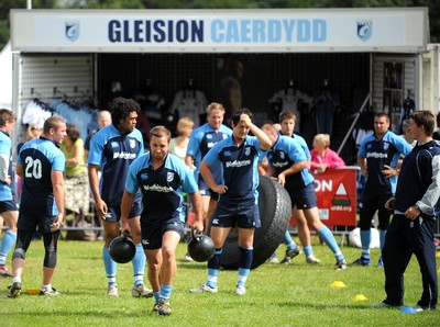 04.08.08 - Cardiff Blues Blues' Jason Spice takes part in a public training session at Eisteddfod 