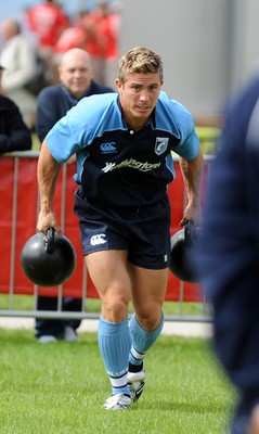 04.08.08 - Cardiff Blues Blues' Richard Mustoe takes part in a public training session at Eisteddfod 