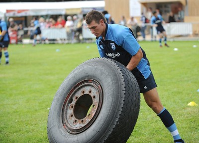 04.08.08 - Cardiff Blues Blues' Tom James takes part in a public training session at Eisteddfod 