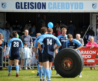 04.08.08 - Cardiff Blues Blues' Robin Sowden Taylor takes part in a public training session at Eisteddfod 