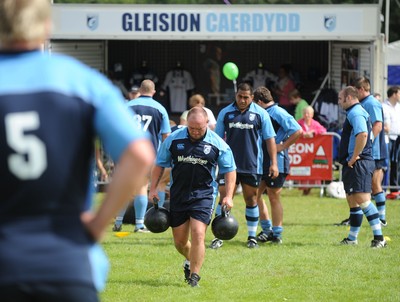 04.08.08 - Cardiff Blues Blues' Gareth Williams takes part in a public training session at Eisteddfod 