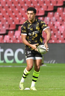 180125  Emirates Lions v Dragons RFC, EPCR Challenge Cup - Rio Dyer of Dragons RFC warms up ahead of the match