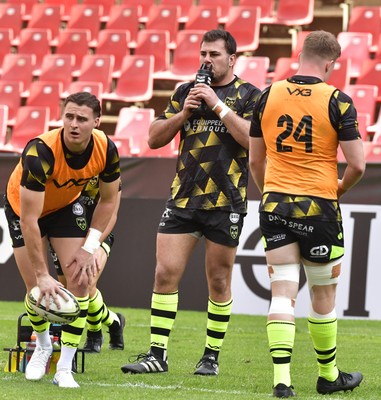 180125  Emirates Lions v Dragons RFC, EPCR Challenge Cup - Dragons warm up ahead of the match