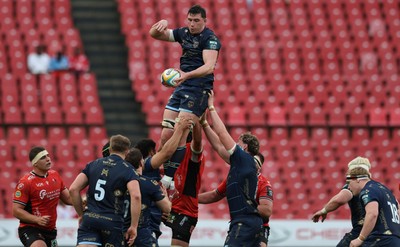 280326 - Fidelity SecureDrive Lions v Dragons RFC, United Rugby Championship - Seb Davies of Dragons RFC wins the line out