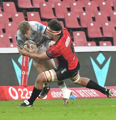170525 - Emirates Lions v Ospreys - United Rugby Championship - Keiran Williams of Ospreys with the ball