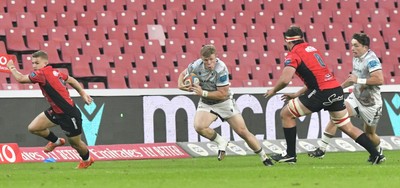 170525 - Emirates Lions v Ospreys - United Rugby Championship - Keiran Williams of Ospreys with the ball