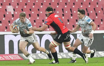 170525 - Emirates Lions v Ospreys - United Rugby Championship - Keiran Williams of Ospreys with the ball