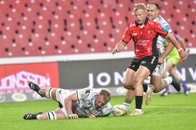 170525 - Emirates Lions v Ospreys - United Rugby Championship - Will Griffiths of Ospreys scores a try