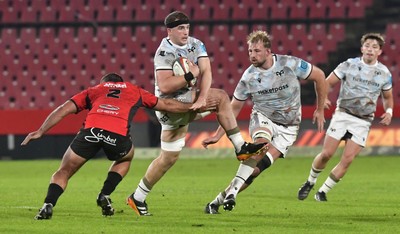 170525 - Emirates Lions v Ospreys - United Rugby Championship - Morgan Morse of Ospreys with the ball