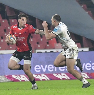 170525 - Emirates Lions v Ospreys - United Rugby Championship - Bronson Mills of the Lions with the ball