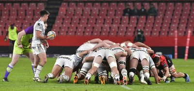 170525 - Emirates Lions v Ospreys - United Rugby Championship - Scrum