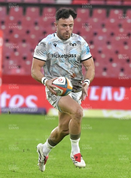 170525 - Emirates Lions v Ospreys - United Rugby Championship - Luke Morgan of Ospreys loses possession