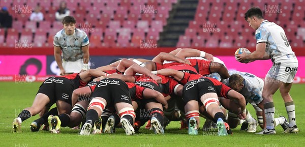 170525 - Emirates Lions v Ospreys - United Rugby Championship - Scrum
