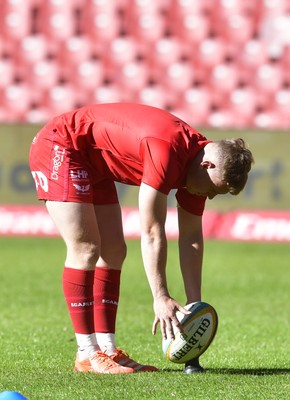 110525 - Emirates Lions v Scarlets - United Rugby Championship - Teams warming up ahead of start