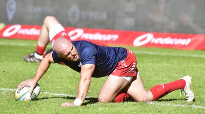 110525 - Emirates Lions v Scarlets - United Rugby Championship - Teams warming up ahead of start