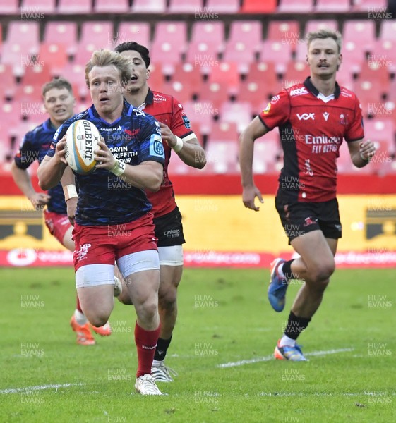 110525 - Emirates Lions v Scarlets - United Rugby Championship - Blair Murray of Scarlets with the ball