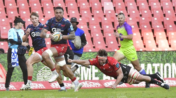 110525 - Emirates Lions v Scarlets - United Rugby Championship - Vaea Fifita of Scarlets with the ball