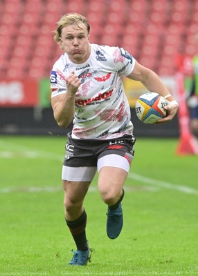 181025 - Emirates Lions v Scarlets - United Rugby Championship - Blair Murray of Scarlets with the ball