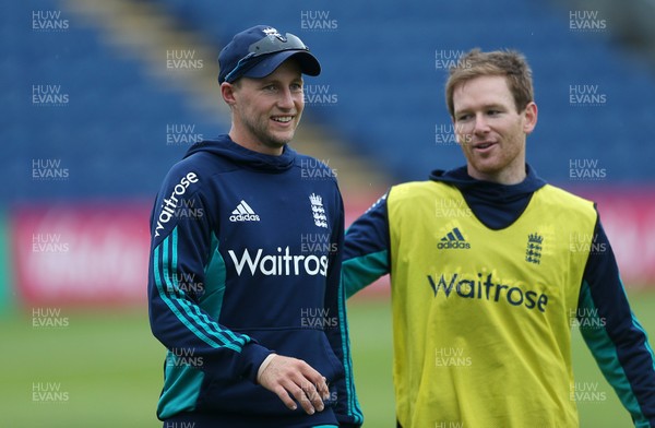 030916 - England Cricket Training - Joe Root and Eoin Morgan during training