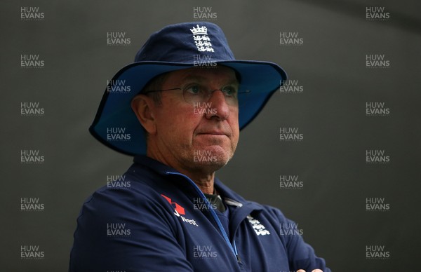 050617 - England Cricket Nets - Coach Trevor Bayliss during training