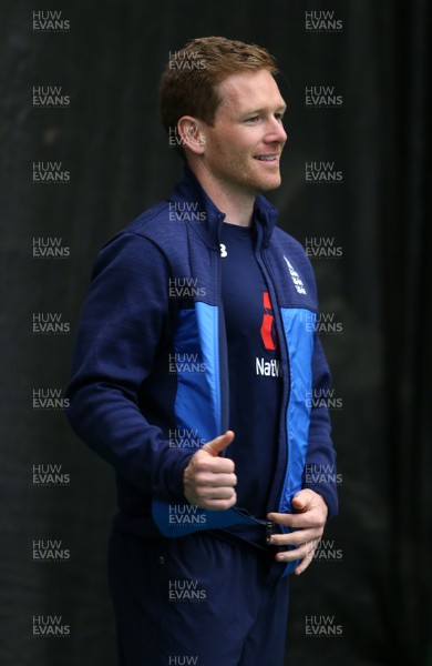 050617 - England Cricket Nets - Eion Morgan during training