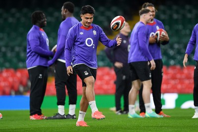 140325 - England Rugby Captains Run ahead of their final 6 Nations game against Wales Tomorrow - Marcus Smith of England During Training