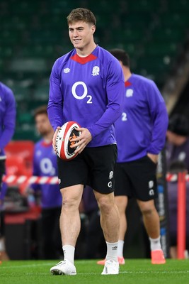 140325 - England Rugby Captains Run ahead of their final 6 Nations game against Wales Tomorrow - Tommy Freeman of England During Training