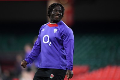 140325 - England Rugby Captains Run ahead of their final 6 Nations game against Wales Tomorrow - Asher Opoku-Fordjour of England during training