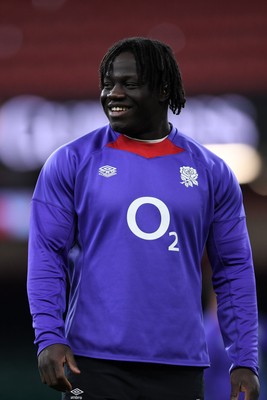 140325 - England Rugby Captains Run ahead of their final 6 Nations game against Wales Tomorrow - Asher Opoku-Fordjour of England during training