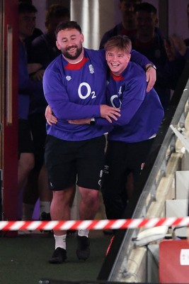 140325 - England Rugby Captains Run ahead of their final 6 Nations game against Wales Tomorrow - Fin Smith and Will Stuart of England During Training