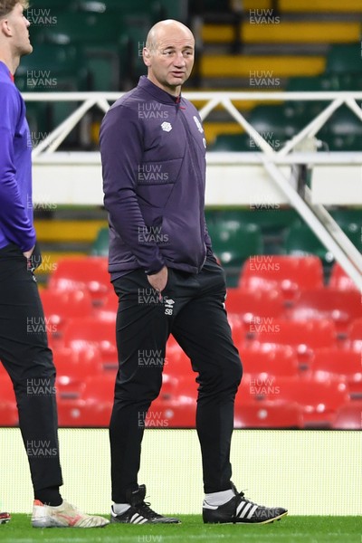 140325 - England Rugby Captains Run ahead of their final 6 Nations game against Wales Tomorrow - England Head Coach Steve Borthwick during training