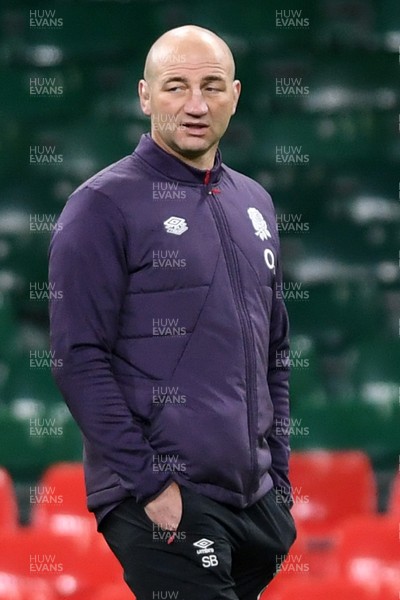 140325 - England Rugby Captains Run ahead of their final 6 Nations game against Wales Tomorrow - England Head Coach Steve Borthwick during training