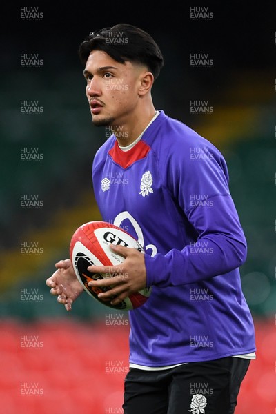 140325 - England Rugby Captains Run ahead of their final 6 Nations game against Wales Tomorrow - Marcus Smith of England During Training