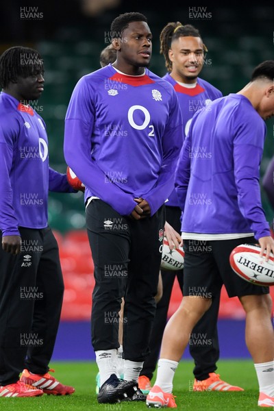 140325 - England Rugby Captains Run ahead of their final 6 Nations game against Wales Tomorrow - Maro Itoje of England During Training