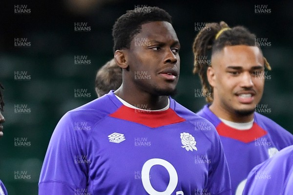 140325 - England Rugby Captains Run ahead of their final 6 Nations game against Wales Tomorrow - Maro Itoje of England During Training