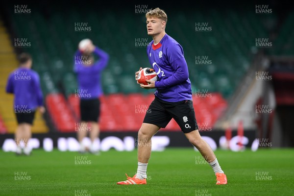 140325 - England Rugby Captains Run ahead of their final 6 Nations game against Wales Tomorrow - Fin Smith of England During Training