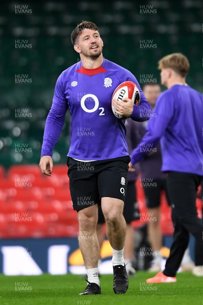 140325 - England Rugby Captains Run ahead of their final 6 Nations game against Wales Tomorrow - Tom Curry of England During Training