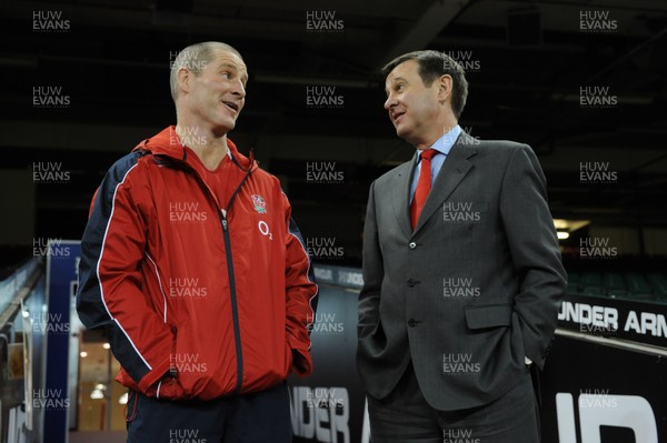 150313 - England Rugby Captains Run -Stuart Lancaster and WRU CEO Roger Lewis during training