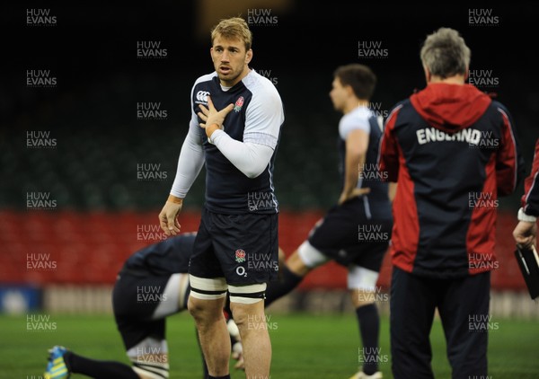 150313 - England Rugby Captains Run -Chris Robshaw during training