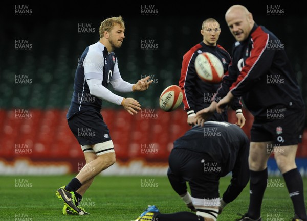 150313 - England Rugby Captains Run -Chris Robshaw during training