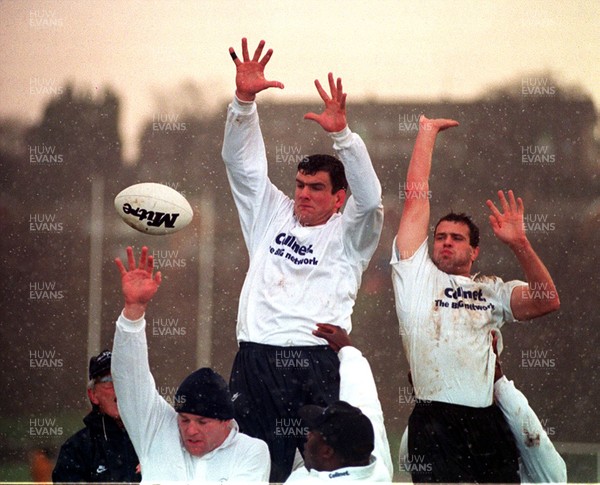 170295 - England Rugby Training - Martin Johnson and Martin Bayfield during training