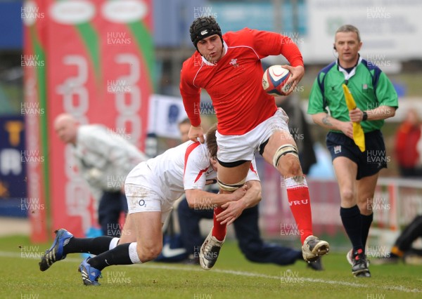 02.03.08 - England Under 18s v Wales Under 18s - Under 18 Six Nations - Wales' David Francis is tackled by Sam Smith 