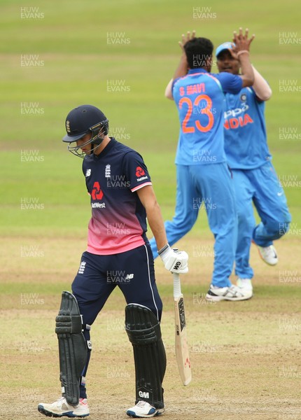 070817 - England U19 v India U19, 1st Youth ODI, Cardiff - India celebrate after taking the wicket of Will Jacks of England