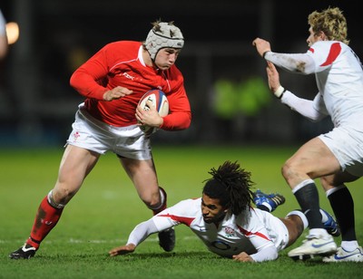 01.02.08 - England Under 20 v Wales Under 20 - Under 20 Six Nations 2008 - Wales' Jonathan Davies tries to get through 