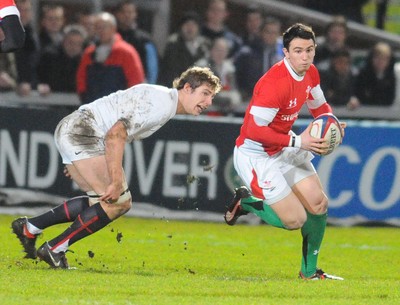 05.02.10 - Six Nations under 20 Championship, England under 20 v Wales under 20 Wales' Kristian Phillips breaks 